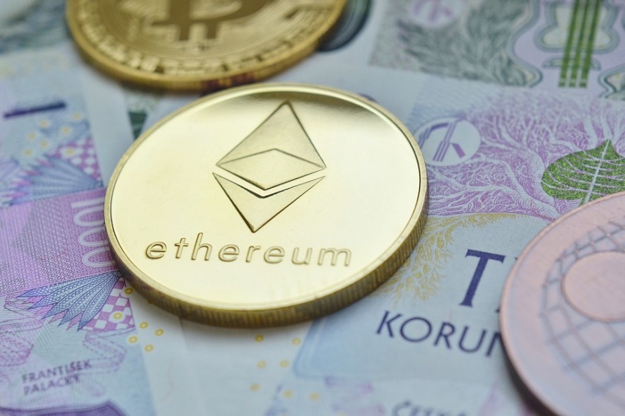 ETH Higher as BTC Tests Resistance Levels, ARK, IOTA Up 34%, Feb. 3