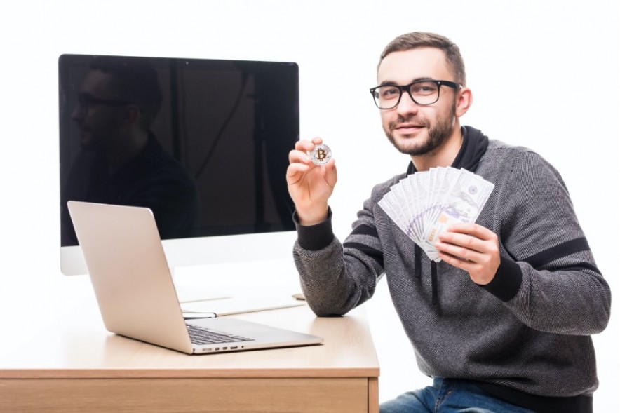 Five People Who Became Very Rich Thanks to Bitcoins