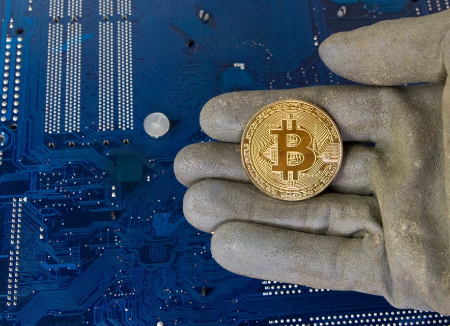 Easy Ways to Start Mining Bitcoin and Crypto in 2022