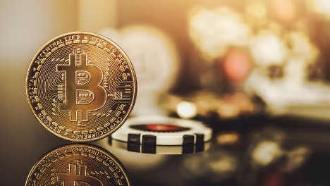 Why Should You Choose Cryptocurrency to Play at the Casino